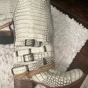 Freebird by Steven alligator cream boots.  Worn once!  Like new condition.